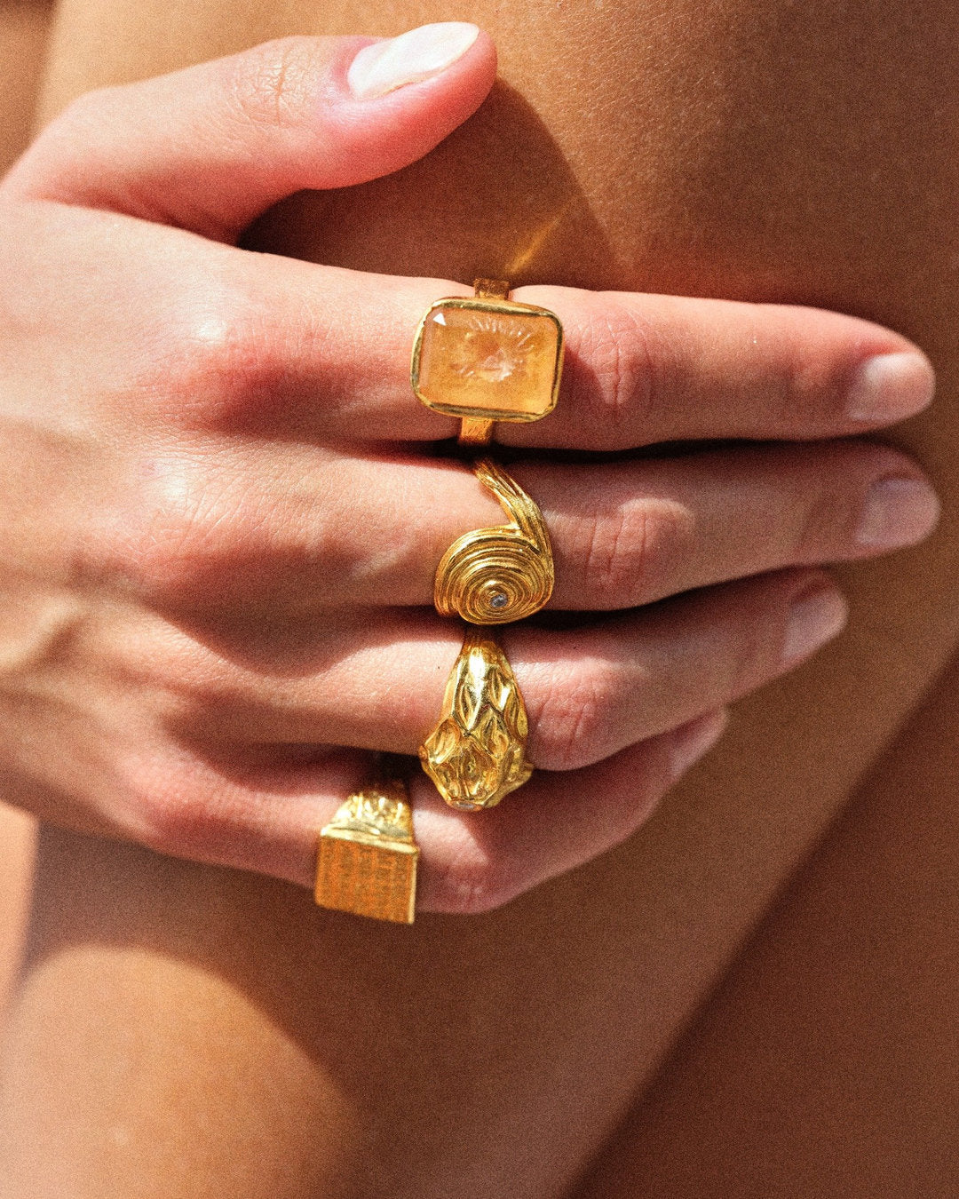 THE HELIOS RING