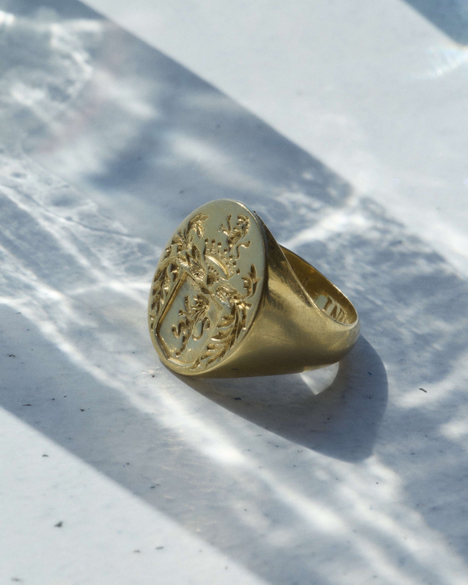 THE CHEVALIER SIGNET RING