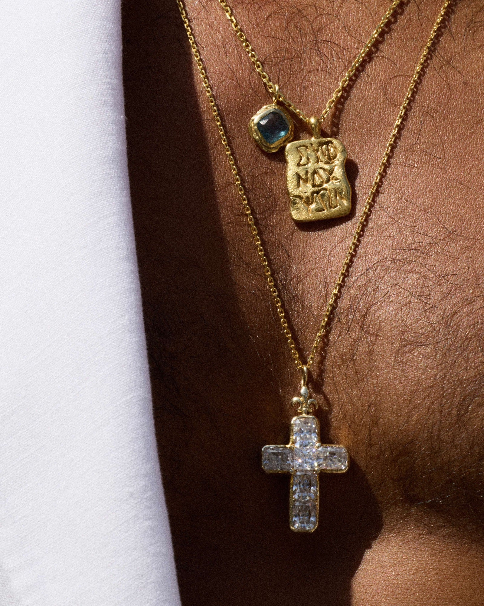 THE DIAMANTE CROSS