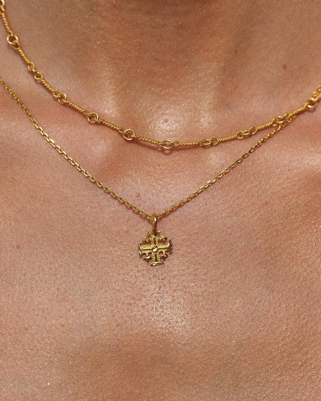 THE ROMAN KNOT CHAIN